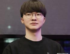 LOL比(bǐ)赛暂停长達(dá)3小时，选手打开直播看(kàn)比(bǐ)赛，被官方禁赛处罸(fá)