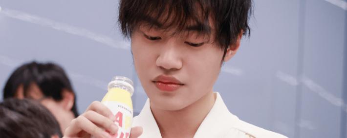 解说米勒说出LPL困境，中单选手出现严重断档，新生代实力都很菜