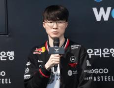 LOL传奇加冕(miǎn)殊(shū)荣，十(shí)年(nián)最佳力(lì)压众多电竞選(xuǎn)手，LPL最可敬的对手！