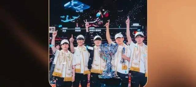 LOL新老交替，Chovy力压Faker拿年度选手，新王登基