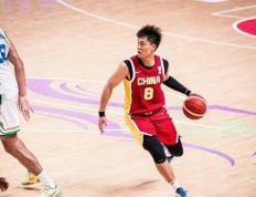 赵继伟解说亚洲杯比赛 赞赵睿在场表现