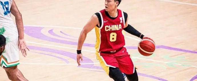 赵继伟解说亚洲杯比赛 赞赵睿在场表现