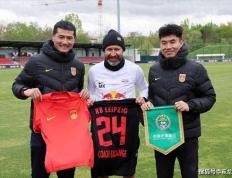 邵佳一有毛雷尔，郑智有黄博文！乔迪打造中超新银河战舰，三镇签新帅仅1年