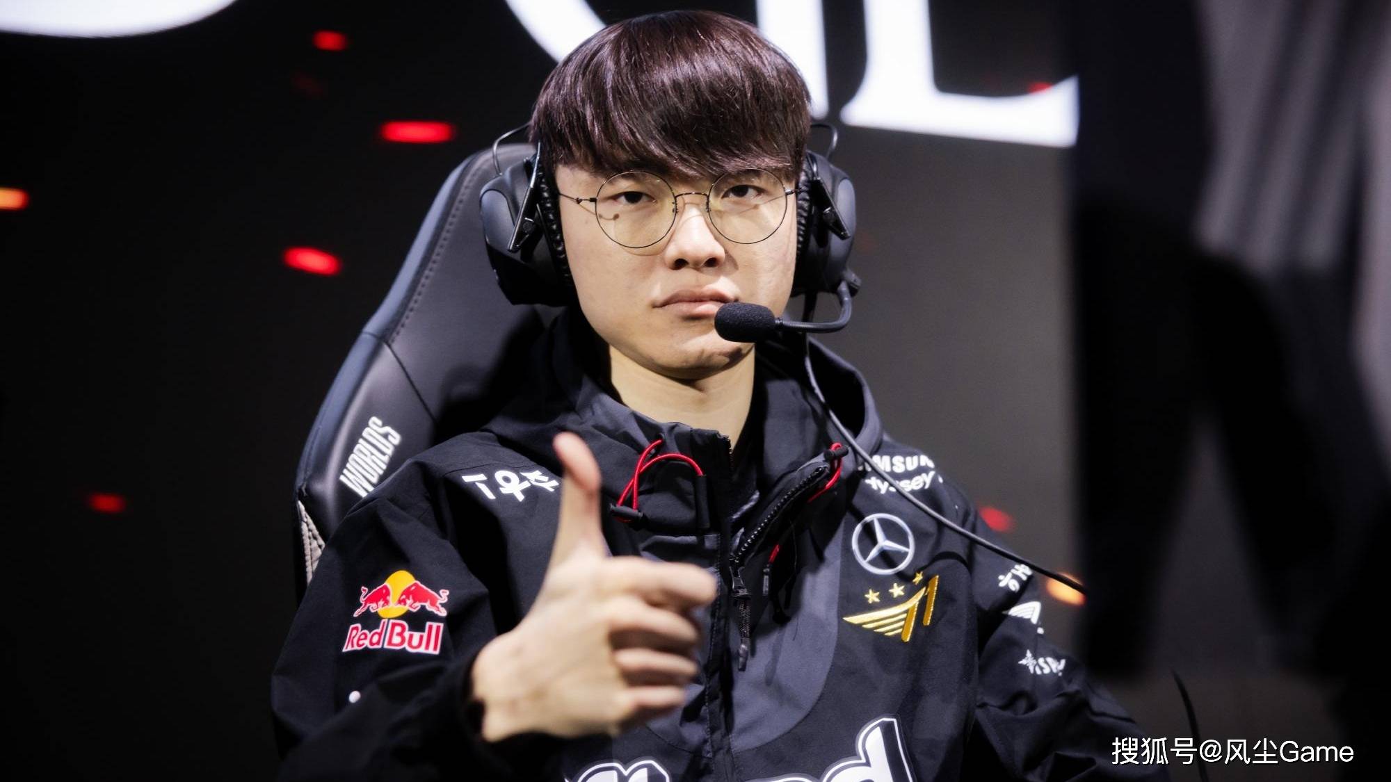 LOL传奇(qí)中单官宣退役！連(lián)續(xù)8年(nián)进世界赛，巔(diān)峰(fēng)期把IG打到解散