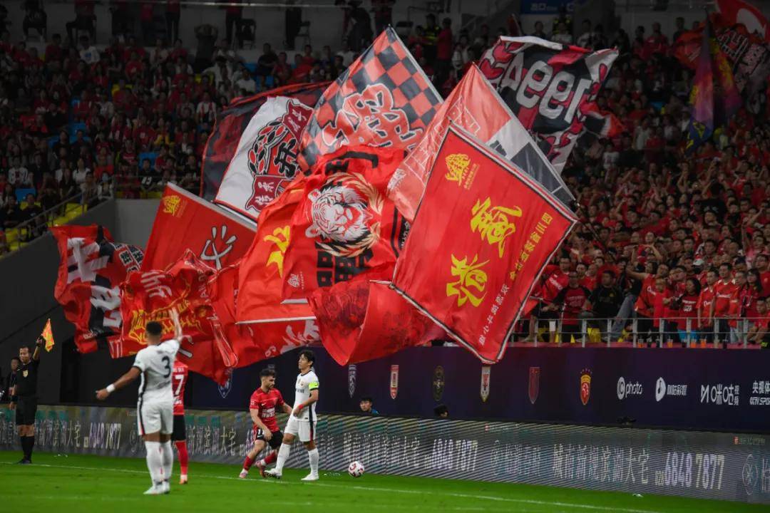 榜(bǎng)首(shǒu)大戰(zhàn),勝(shèng)!成都蓉城登(dēng)頂(dǐng)