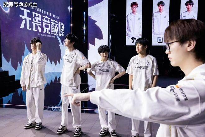 英雄联盟最新全球战力榜出炉,GEN、T1继续霸榜,TES挺进LPL前三