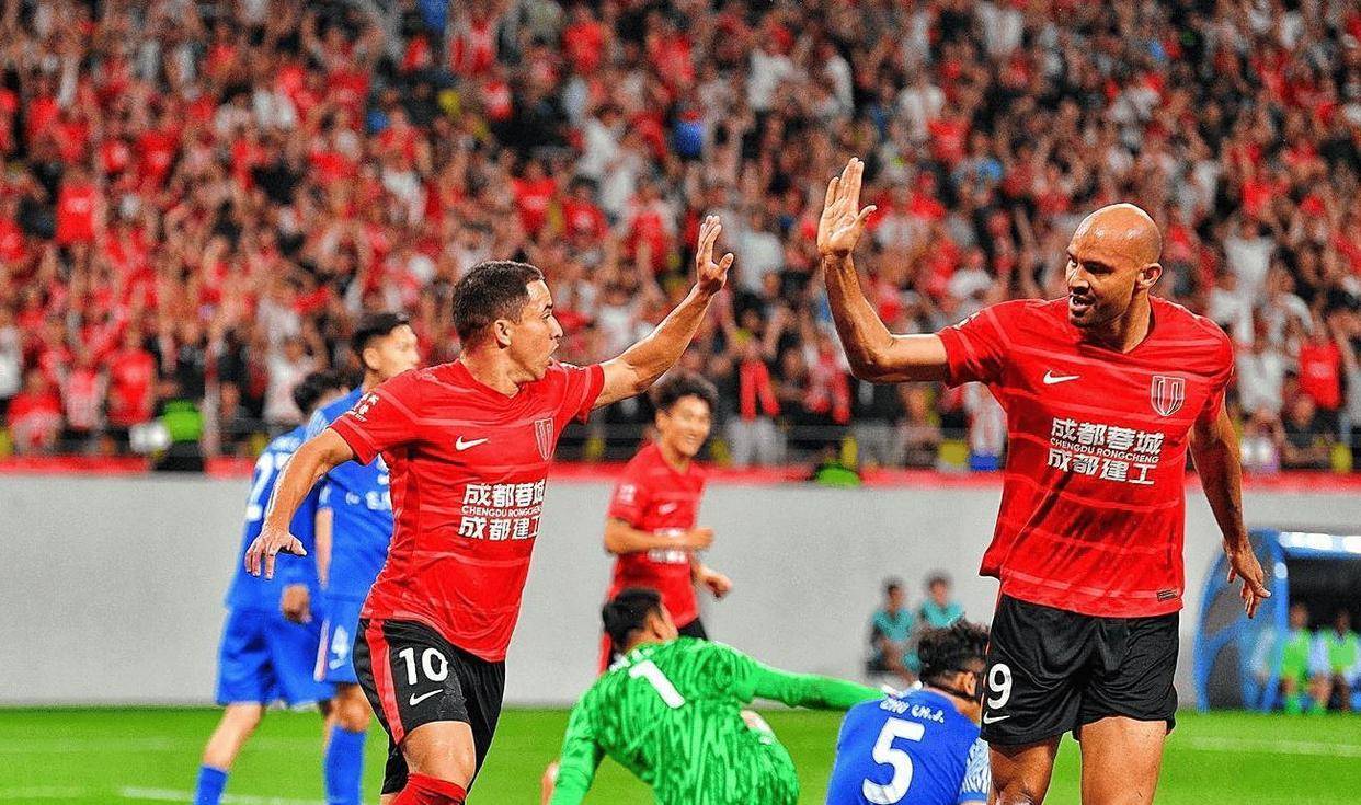 争冠之战，申花蓉城天王(wáng)山(shān)之战，斯卢茨基(jī)的豪赌能(néng)否(fǒu)兑现？