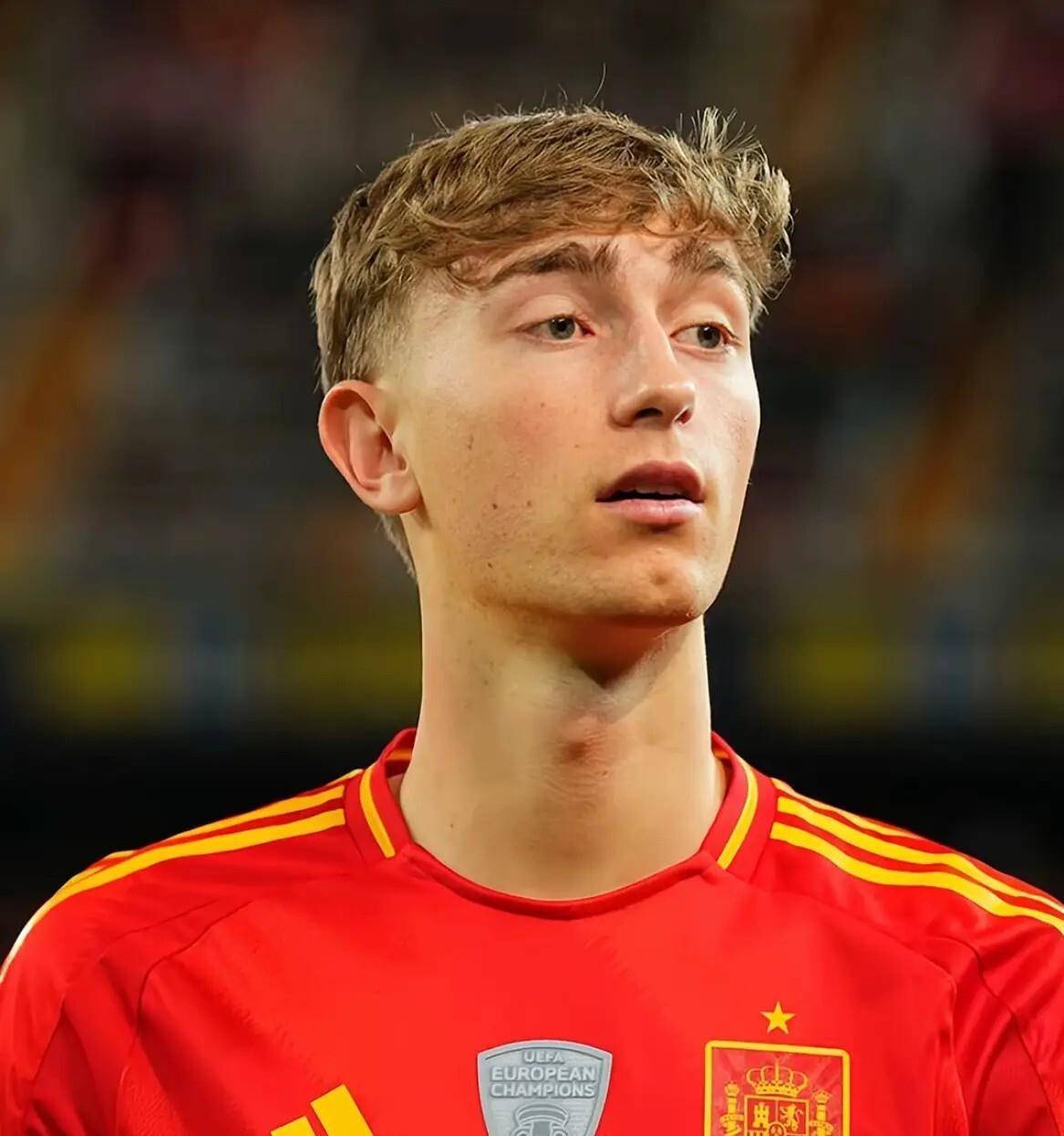 西班牙最新(xīn)26人(rén)阵容!罗德里、卡瓦哈尔归来!最强战队!