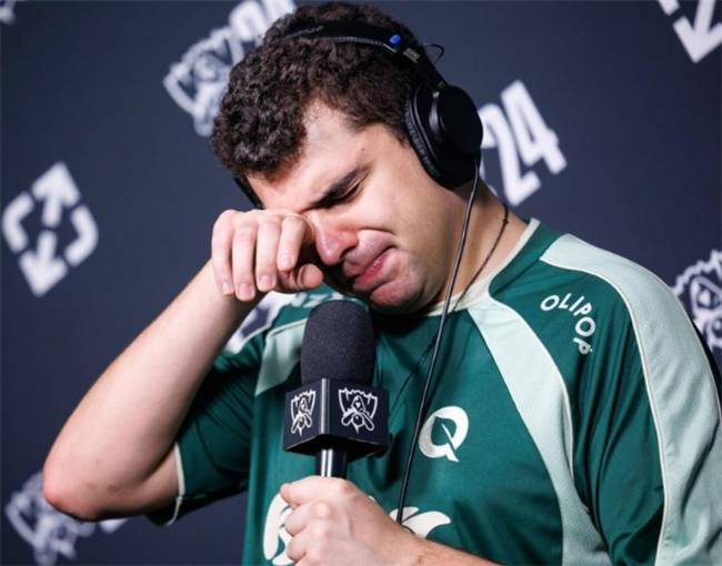 【一竞技1JingJi】LOL:S15首位被(bèi)拳头制裁的(de)選(xuǎn)手诞生(shēng)