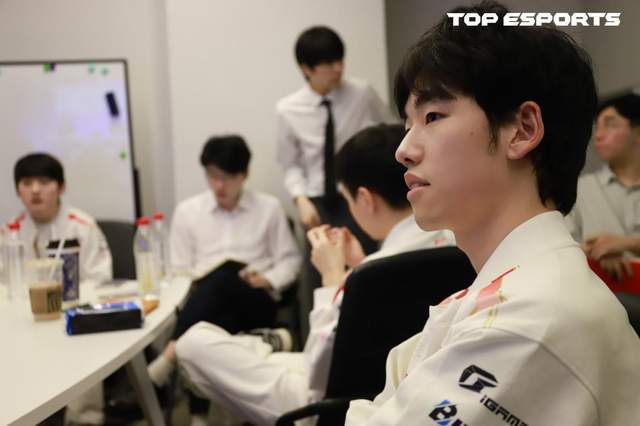 LPL登峰组激战正酣，iG迎战TES忍界大战再启，阿水直面昔日队友！