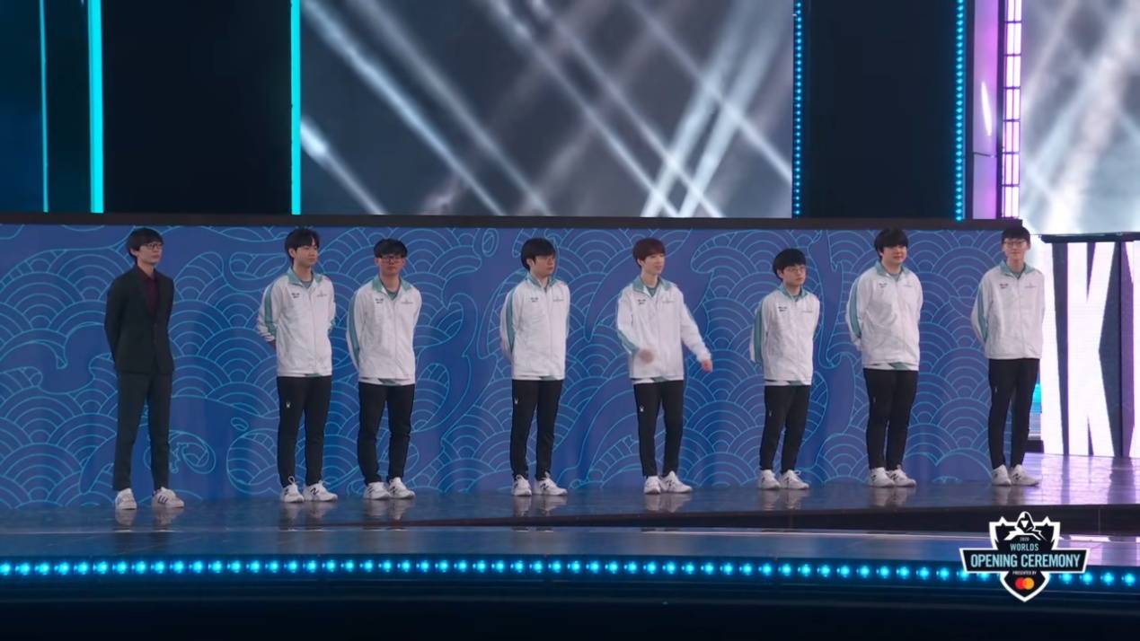 LOL外网熱(rè)议，S15在中国举办，Faker受魔咒困扰，GEN拿到夺冠剧本