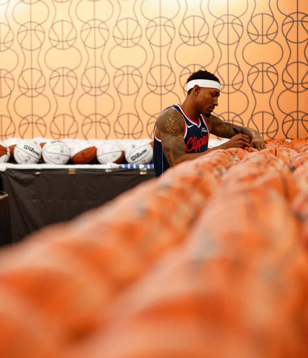 表现低迷！比爾(ěr)場(chǎng)均7分(fēn)，独行侠和快船排名垫底