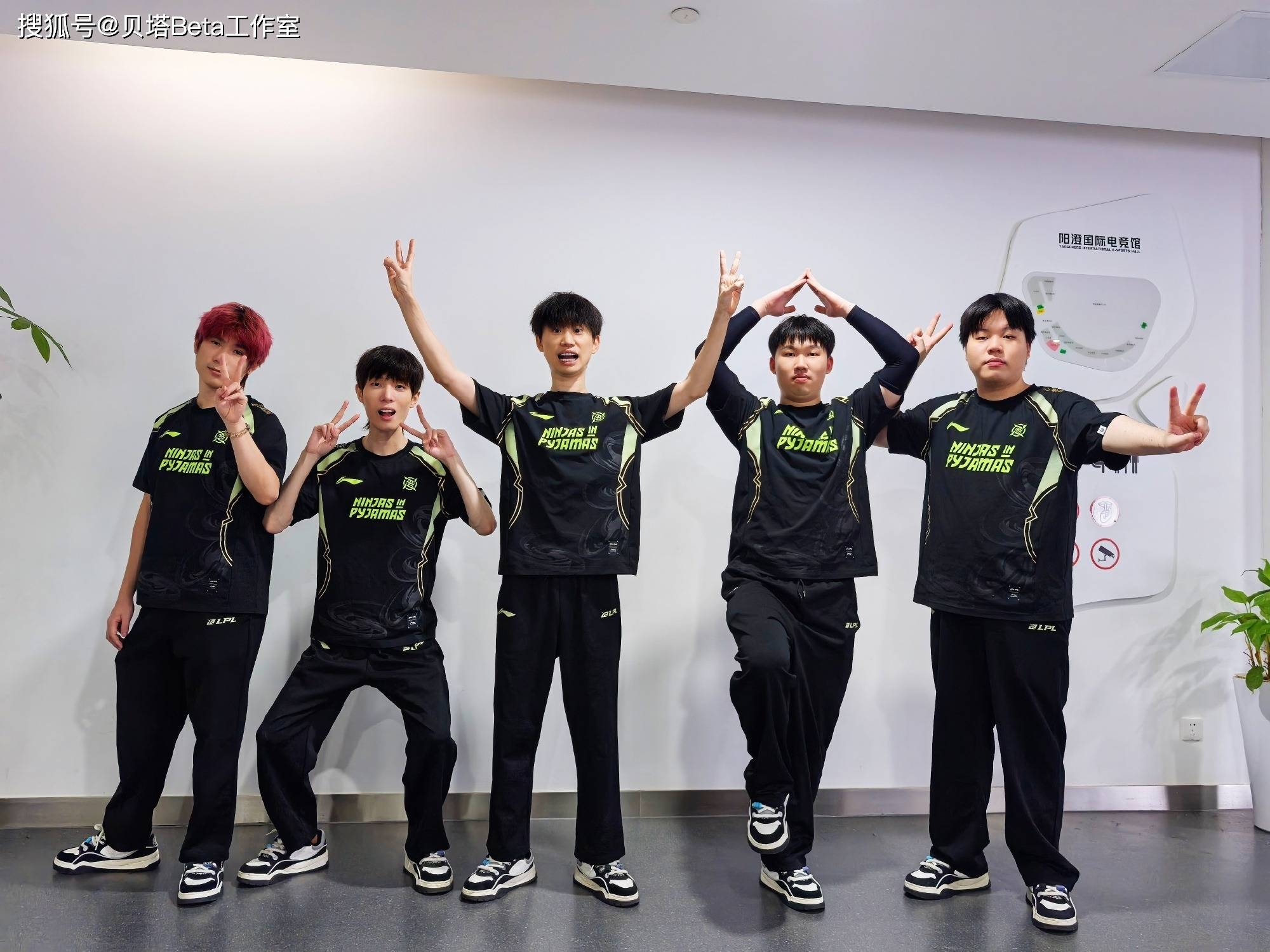 NIP0-2不敌NS，无缘淘汰赛！上野疯狂失误，LPL仅WBG晋级淘汰赛