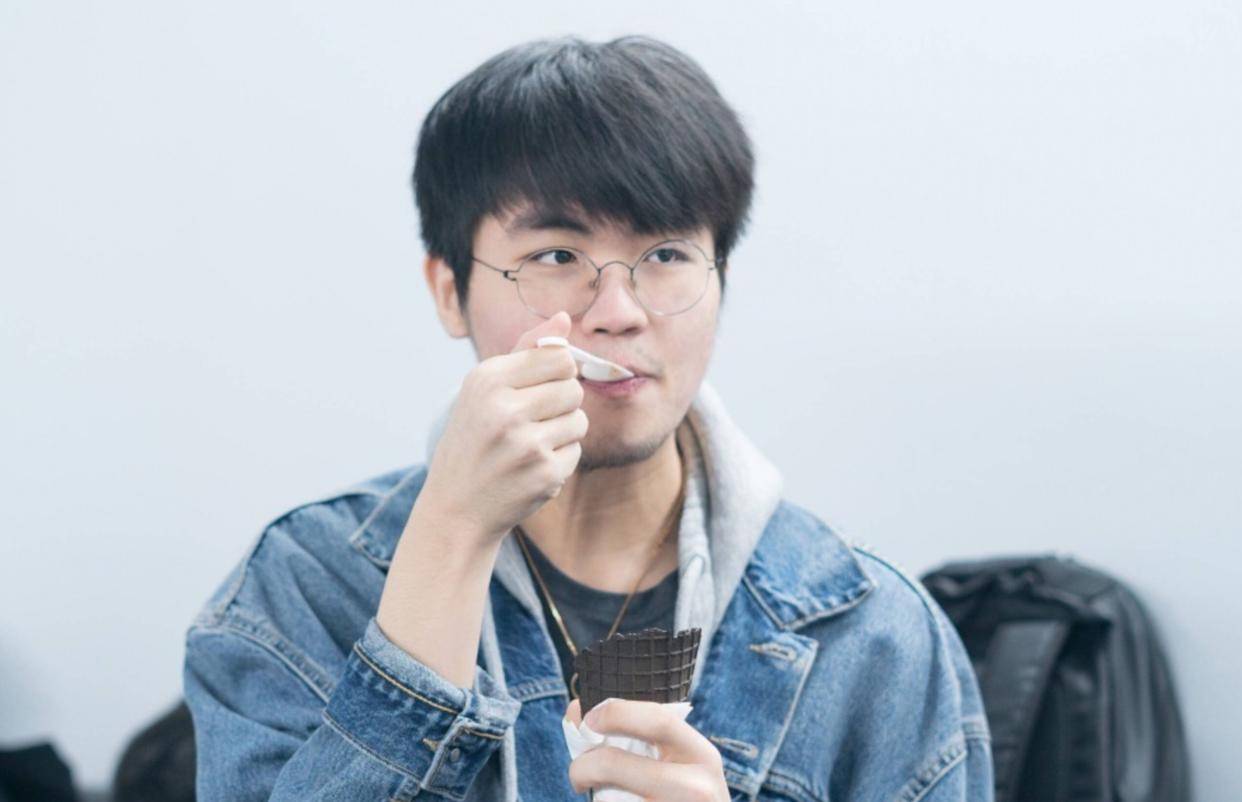 英雄联盟真的要凉了？世界冠军评价：播LOL没人看，准备转战CS